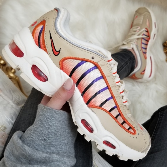 Nike Shoes - Nike Air Max Tailwind IV